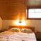 Turistická farma Pri Biscu, Bled - Dvoulůžkový pokoj 3 s manželskou postelí a výhledem na hory - Pokoj