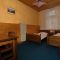 Hostel Pod Voglom, Bohinj - Dvoulůžkový pokoj 4 s manželskou postelí a vlastní koupelnou - Pokoj