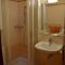 Pokoje Olimje 15429, Podčetrtek, Olimje - Dvoulůžkový pokoj 1 s manželskou postelí a vlastní koupelnou - Koupelna