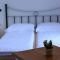 Hostel Hildegarden, Tolmin - Dvoulůžkový pokoj 1 s manželskou postelí a vlastní koupelnou - Pokoj