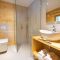 Pikol Lake Village Glamping Resort, Nova Gorica - Комната - suite b (2+1) - Ванная комната