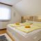 Haus Bled 22481, Bled - Ferienwohnung - superior b (2+0) - Schlafzimmer