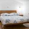 Turistická farma Petelin - Durcik, Sežana - Dvoulůžkový pokoj 1 s manželskou postelí a vlastní koupelnou - Pokoj