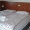 Pokoje Nova Gorica 367, Nova Gorica - Dvoulůžkový pokoj 1 s manželskou postelí - Pokoj